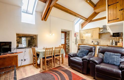 Gwynedd- Snowdonia Cottage | BYTHYN DDOL HAFOD, pet friendly, with open fire in Capel Curig