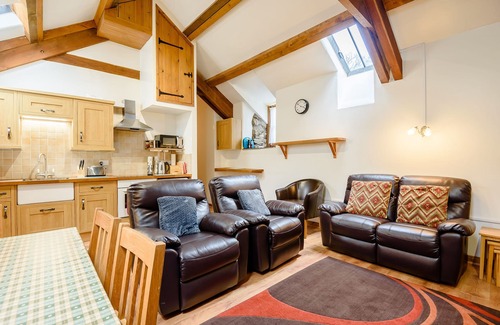 Gwynedd- Snowdonia Cottage | BYTHYN DDOL HAFOD, pet friendly, with open fire in Capel Curig