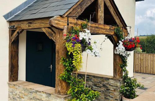 Wellington House | Byways Cottage, Wellington