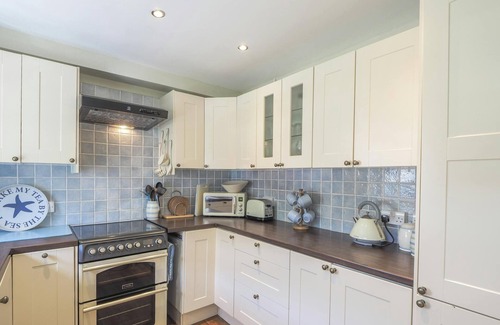 Tan-y-groes Cottage | Bywell, Llangrannog - Three Bedroom Cottage, Sleeps 6