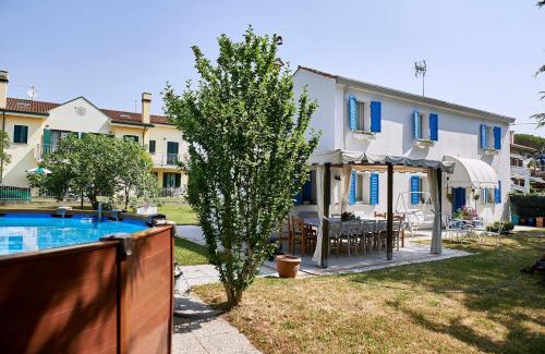 Ca' Pirami House | Cà del Mar rustico a Jesolo con giardino e piscina privati ad uso esclusivo #