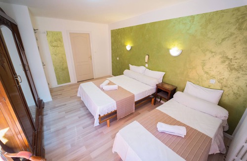Plombieres-les-Bains Hotel | Céline hôtel le miridan