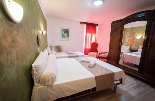 Plombieres-les-Bains Hotel | Céline hôtel le miridan