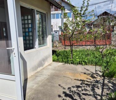 Moroeni House | Căsuța de la linie