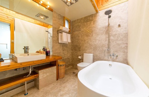 Shuhe Old Town Hotel | C'est La Vie Boutique Inn