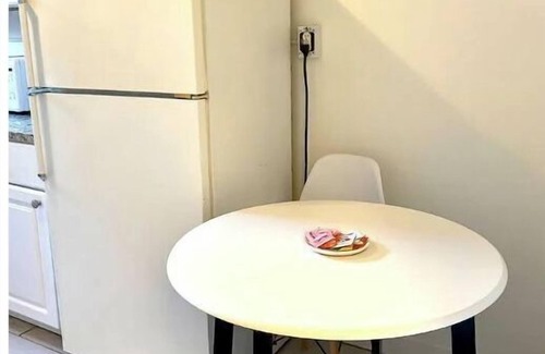 Short North Apartment | C- spacious one bedroom apartment just 16 minutes walk to Nationwide Arena