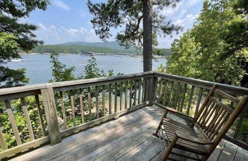 Mount Ida House | C18, Two bedroom, two bath log-sided loft Harbor North luxury loft cottage with hot tub cottage