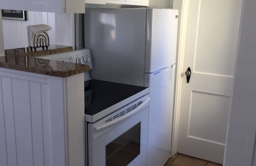 Downtown Historic District Apartment | C6, Romantic apartment in city center, Flagler location, near beaches, parking!