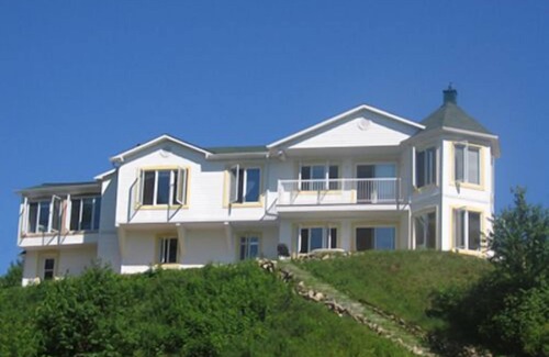 Ferme-Neuve Apartment | Unit B - 2 Bedrooms Private/Beachfront/Kayaks,/Starlink Internet