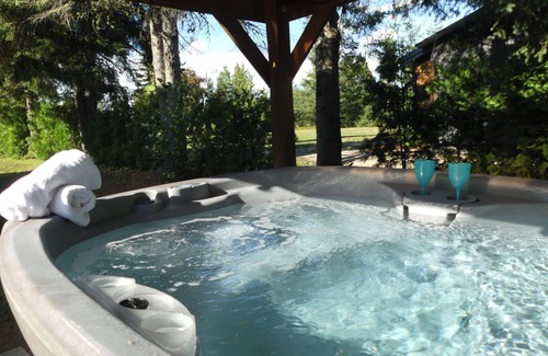 L'Ascension-de-Notre-Seigneur Ski Chalet | The Lac Rose oasis
