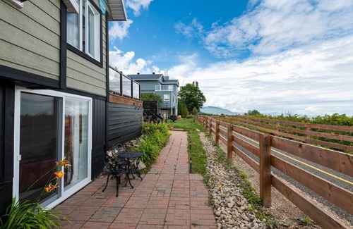 Petite-Riviere-Saint-Francois House | 232 · Les Immeubles Charlevoix - 232