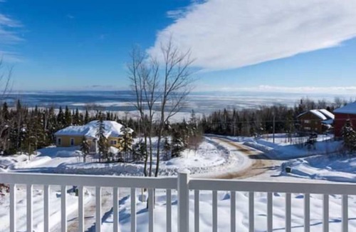 Petite-Riviere-Saint-Francois Condo | Cottage APE-16-1 | Petite-Rivière-St-François