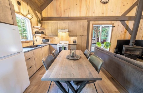 Sainte-Euphemie-sur-Riviere-du-Sud Ski Chalet | Spa and Nature - Chalet des Pins Rouge
