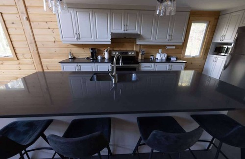 Sainte-Marguerite-du-Lac-Masson Ski Chalet | Edge of the lake Walfred - Spa - Mistral Club