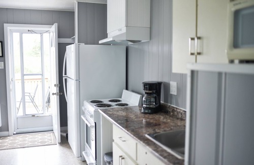 Unorganized Thunder Bay District Hotel | Jackfish Lake Cottages Motel