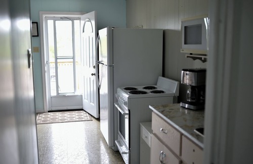 Unorganized Thunder Bay District Hotel | Jackfish Lake Cottages Motel