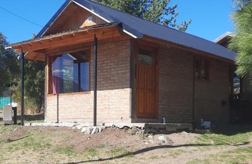 Epuyen House | Cabaña acogedora en el centro de Epuyen