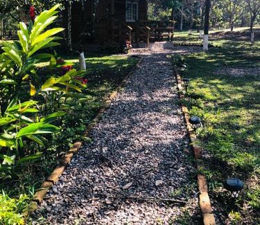 El Eden Cabin | Cabaña de campo en el lago de yojoa