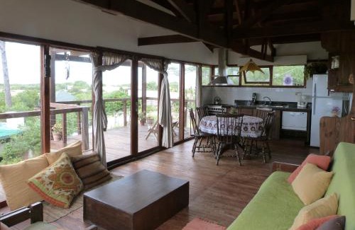 Pinamar House | Cabaña en la playa. ventanales y terraza al mar