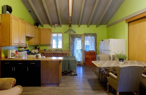 San Antonio de las Minas Cabin | Cabaña Familiar en Valle de Guadalupe 23+ Camas/2 Baños a 10min de Viñedos