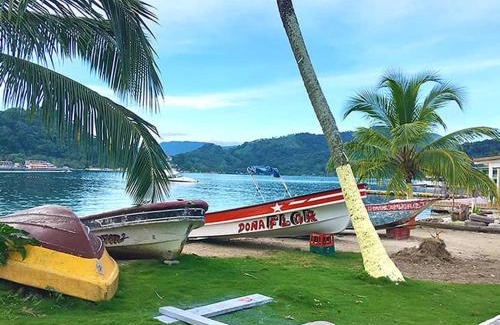 Isla Grande House | Cabaña La Punta