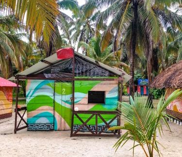 Carti Tupile House | Cabaña Romantica frente al mar de isla Chichime Guna Yala