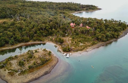 Ushuaia House | Cabañas Bahía de los Renos