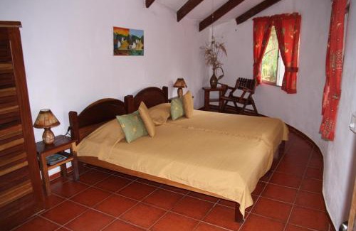Canton La Cruz Cabin | Cabañas Cañas Castilla