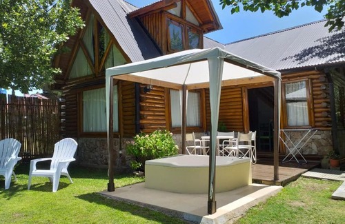 Ostende House | Cabañas del Athuel