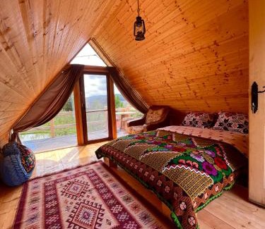 Cornereva Cabin | Cabană tip A Wild Glamping Cornereva