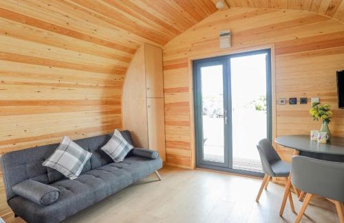 Bryngwran House | Caban Cariad