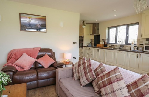 Rhayader Cottage | CABAN DULAS, pet friendly, luxury holiday cottage in Rhayader
