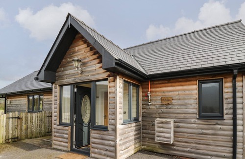 Rhayader Cottage | CABAN DULAS, pet friendly, luxury holiday cottage in Rhayader