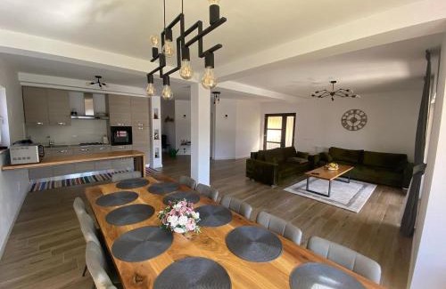 Borsa Ski Chalet | Cabana 9
