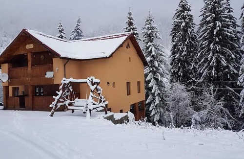 Rausor Cabin | Cabana Cory Râușor