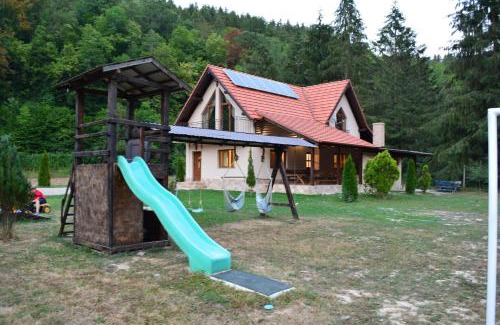 Finis House | cabana din padure
