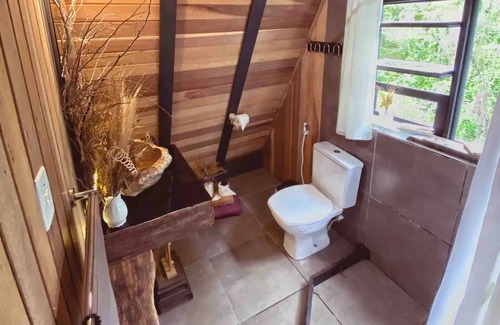 Vila Iara Cabin | Cabana Encantos da Serra 5 minutes from capivari. we accept pet