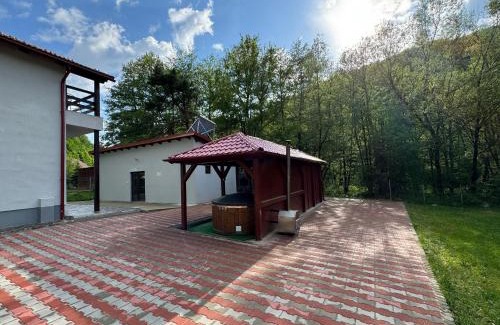 Valiug House | Cabana LUCDAR Valiug Crivaia