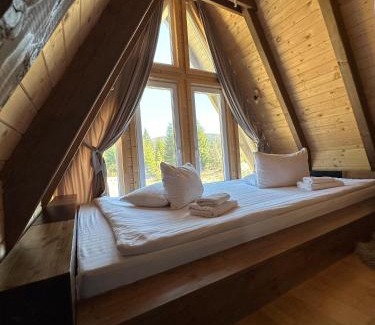 Comandau House | Cabana Maria Comandau