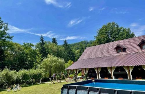 Tarnova Ski Chalet | Cabana Oana 5-bedrooms chalet