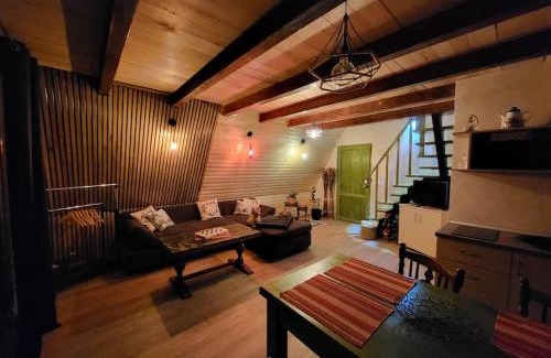 Valiug House | Cabana Vânătorilor A Frame Green