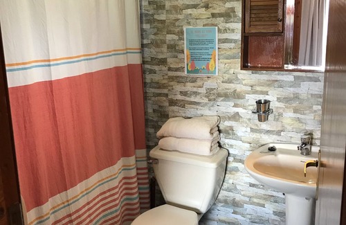 Ensenada Hotel | Cabanas y Piscina Rucamalen