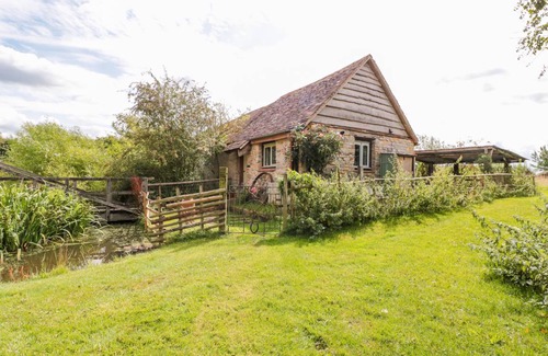 Gloucester Cottage | Cabin ∙ 1 bedroom ∙ 2 guests