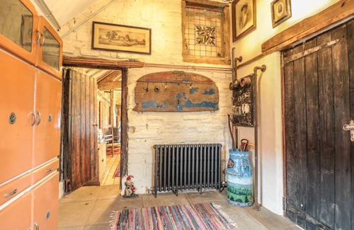 Gloucester Cottage | Cabin ∙ 1 bedroom ∙ 2 guests