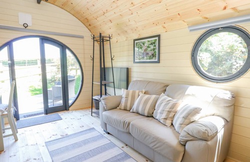 Ford Cottage | Cabin ∙ 1 bedroom ∙ 2 guests