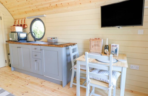 Ford Cottage | Cabin ∙ 1 bedroom ∙ 2 guests
