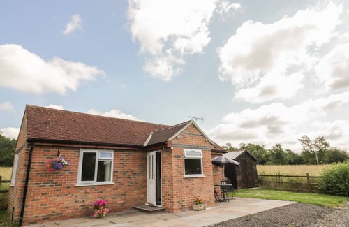 Ashleworth Cottage | Cabin ∙ 1 bedroom ∙ 2 guests