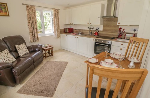 Ashleworth Cottage | Cabin ∙ 1 bedroom ∙ 2 guests