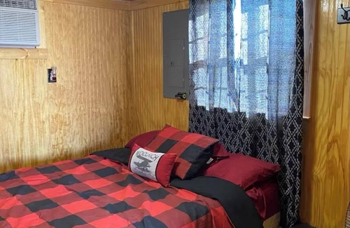 Bridgeport Resort | Cabin 1: Your Secluded Lakeside Escape in Bridgeport, TX