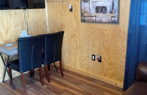 Bridgeport Resort | Cabin 1: Your Secluded Lakeside Escape in Bridgeport, TX